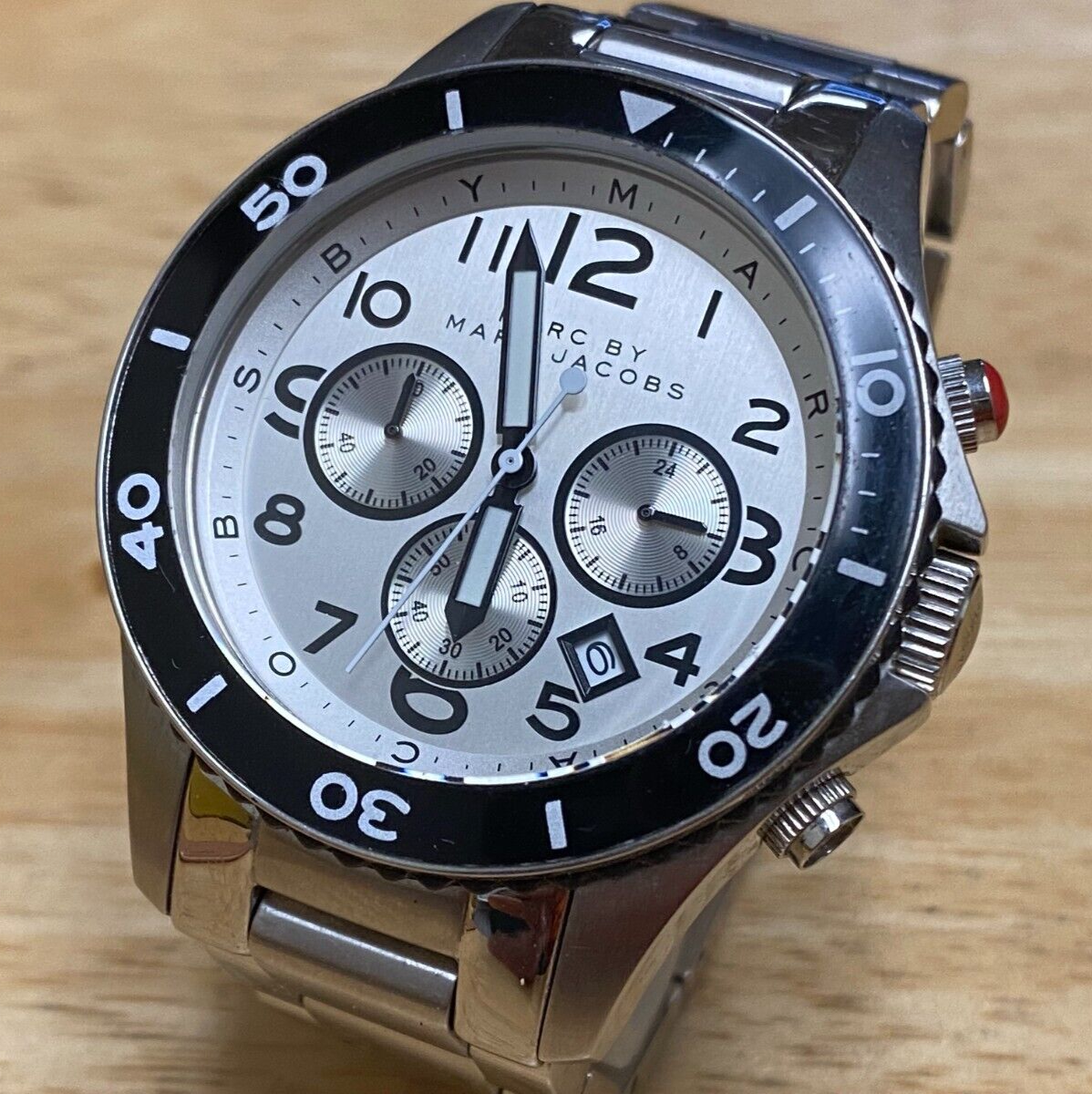  Shop Authentic Marc Jacobs Rock Chronograph White Dial Silver Steel Strap Watch for Men - MBM5027 - Luxxuri