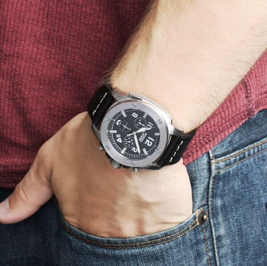  Shop Authentic Fossil Modern Machine Chronograph Black Dial Black Leather Strap Watch for Men - FS4928 - Luxxuri