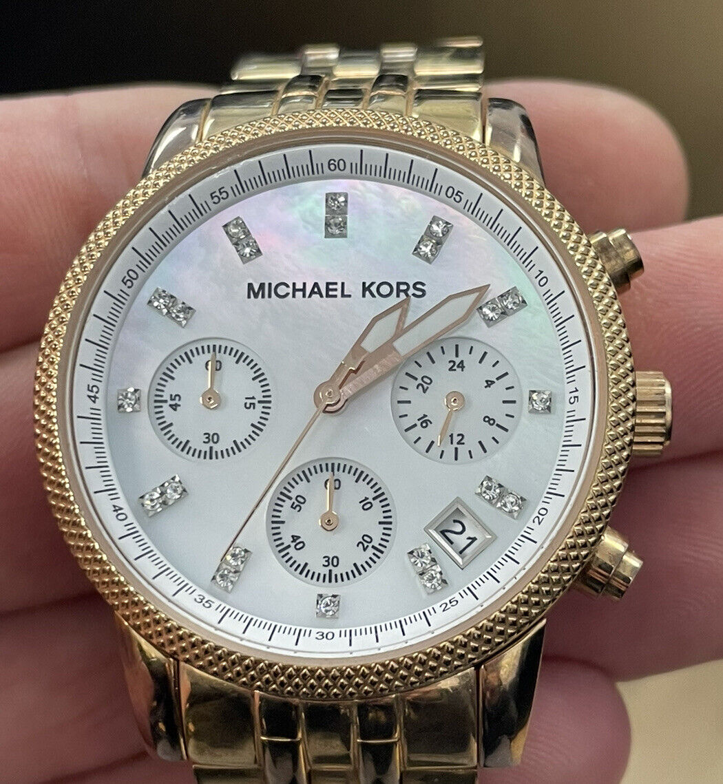  Shop Authentic Michael Kors Damen White Dial Rose Gold Steel Strap Watch for Women - MK5026 - Luxxuri