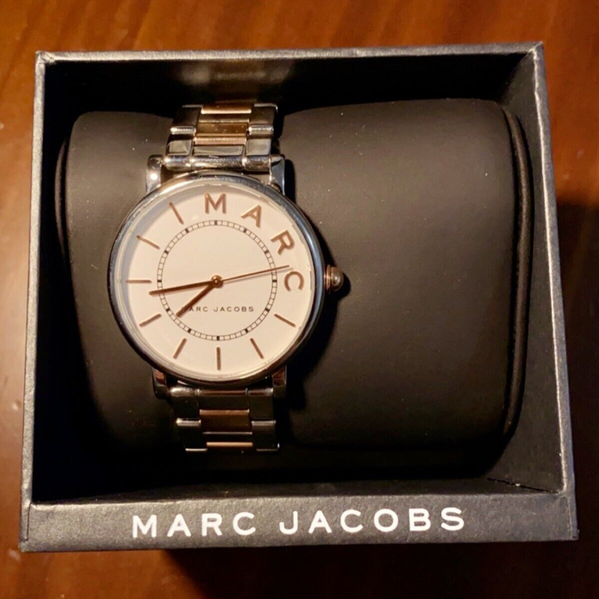  Shop Authentic Marc Jacobs Roxy White Dial Two Tone Steel Strap Watch for Women - MJ3553 - Luxxuri