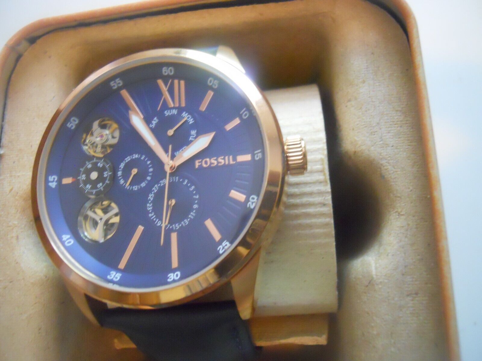  Shop Authentic Fossil Flynn Mechanical Blue Dial Blue Leather Strap Watch for Men - BQ2219 - Luxxuri