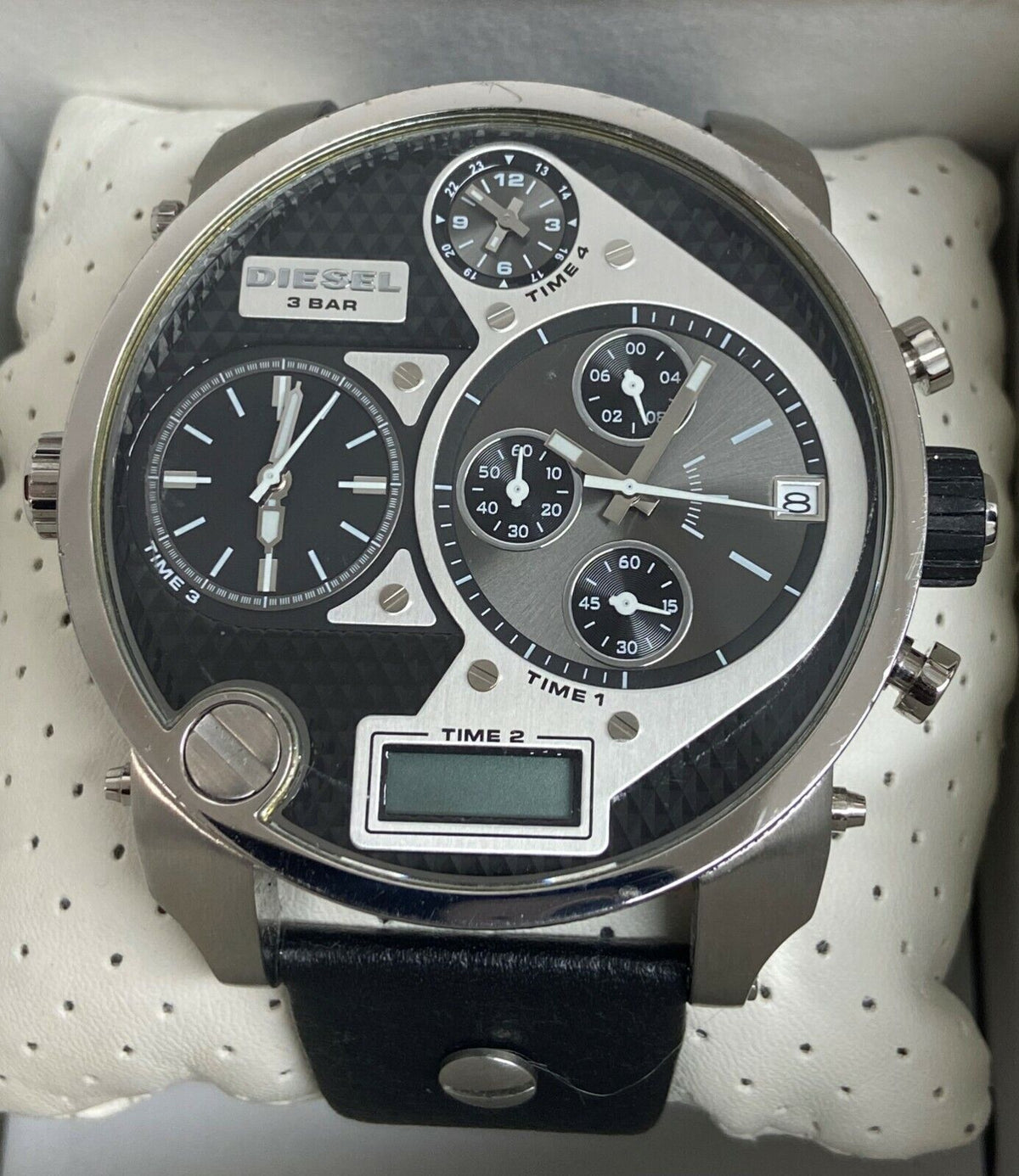  Shop Authentic Diesel Mr Daddy Chronograph White Dial Black Leather Strap Watch For Men - DZ7125 - Luxxuri