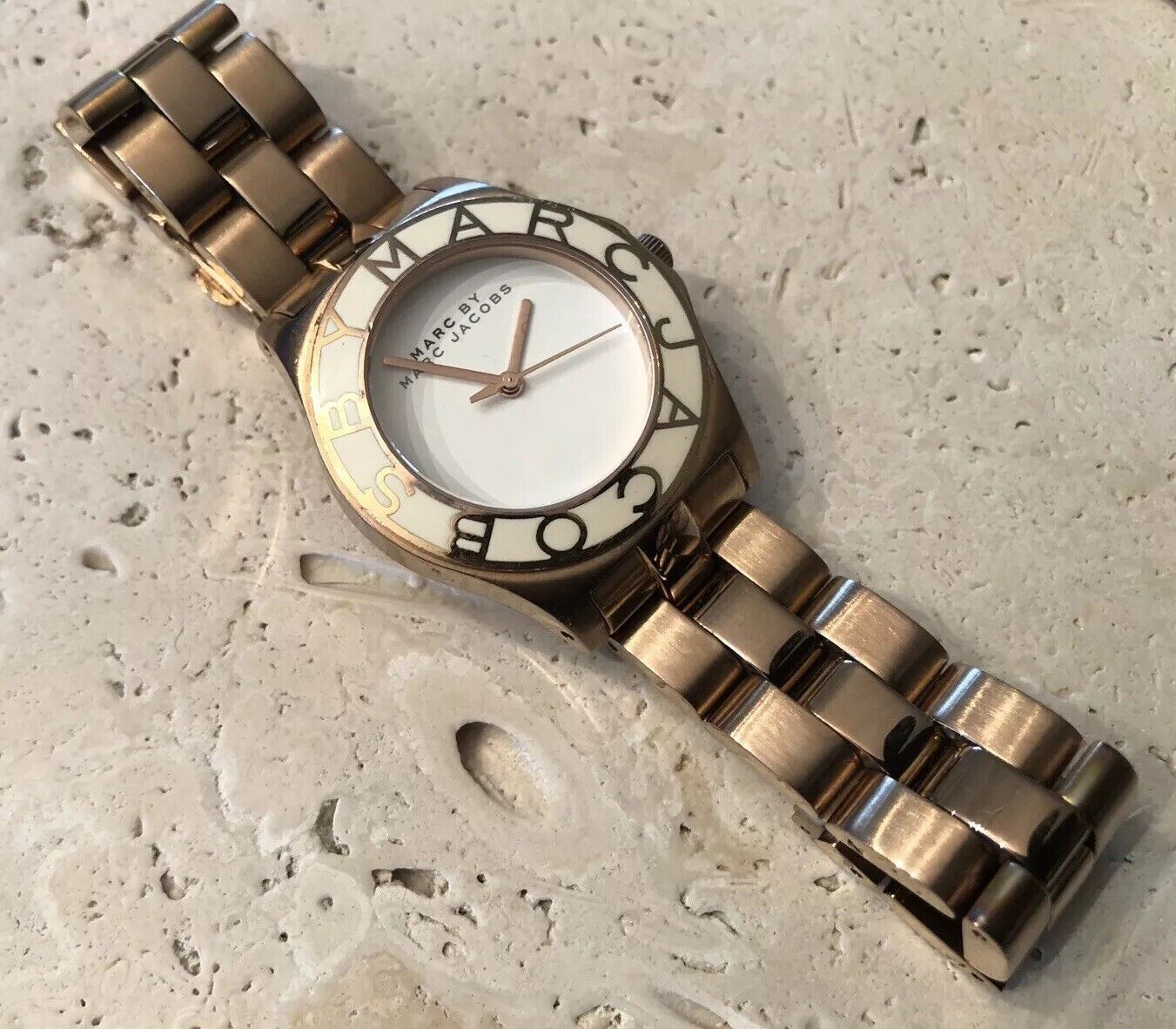  Shop Authentic Marc Jacobs Blade White Dial Rose Gold Steel Strap Watch for Women - MBM3076 - Luxxuri