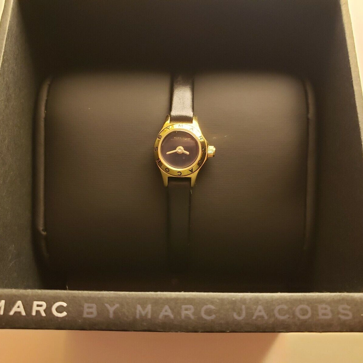  Shop Authentic Marc Jacobs Blade Black Dial Black Leather Strap Watch for Women - MBM1345 - Luxxuri