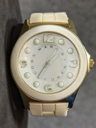  Shop Authentic Marc Jacobs Pelly White Dial White Silicone Strap Watch for Women - MBM2526 - Luxxuri
