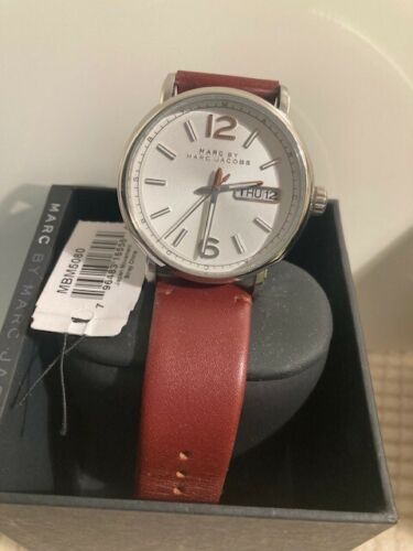  Shop Authentic Marc Jacobs Fergus White Dial Brown Leather Strap Watch for Men - MBM5080 - Luxxuri