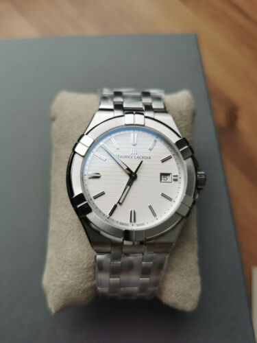  Shop Authentic Maurice Lacroix Aikon Date White Dial Silver Steel Strap Watch for Men - AI1008-SS002-131-1 - Luxxuri