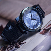  Shop Authentic Guess Soho Diamonds Blue Dial Blue Mesh Bracelet Watch For Women - W0638L3 - Luxxuri