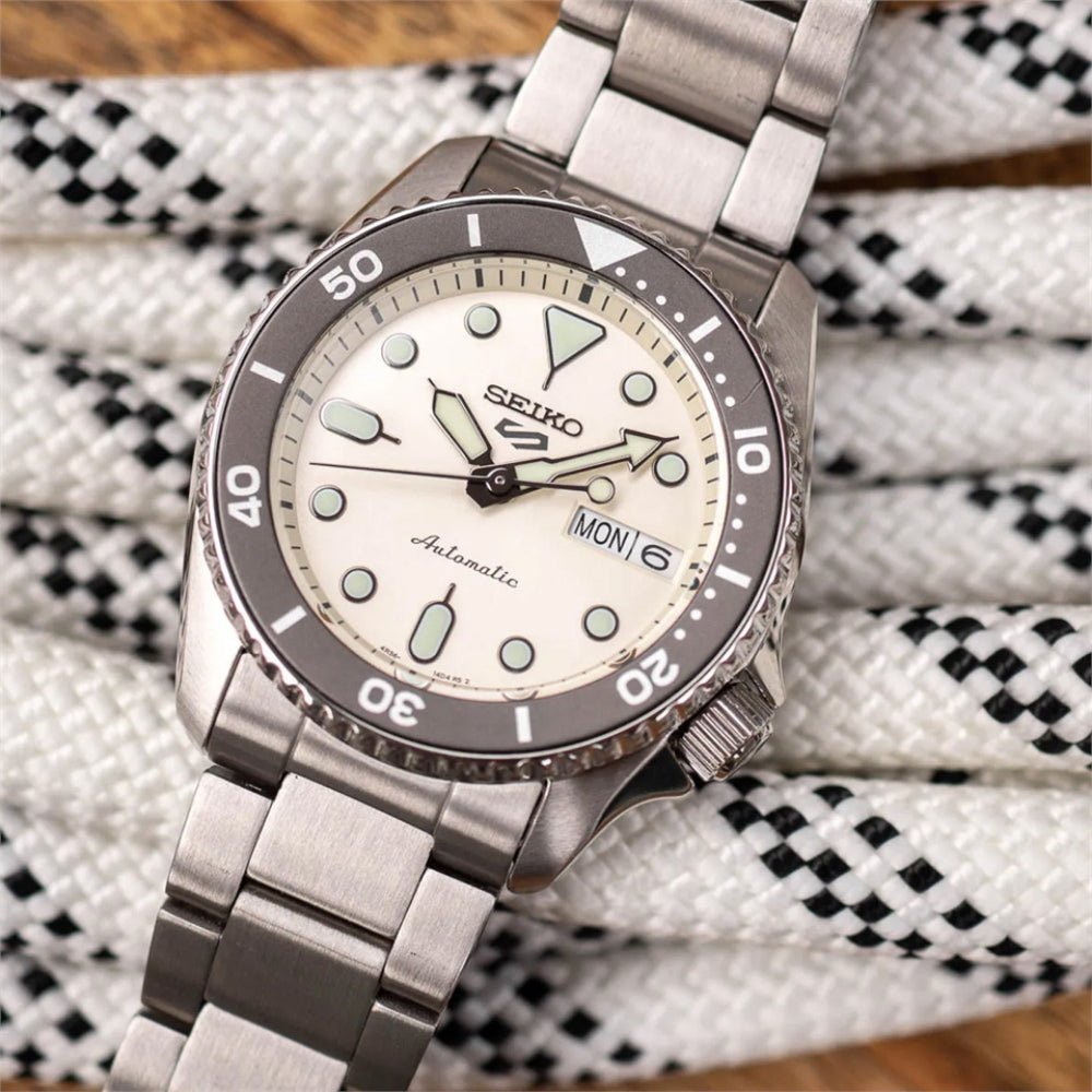  Shop Authentic Seiko 5 Sports SKX Automatic Cream Dial Silver Steel Strap Watch For Men - SRPK31K1 - Luxxuri