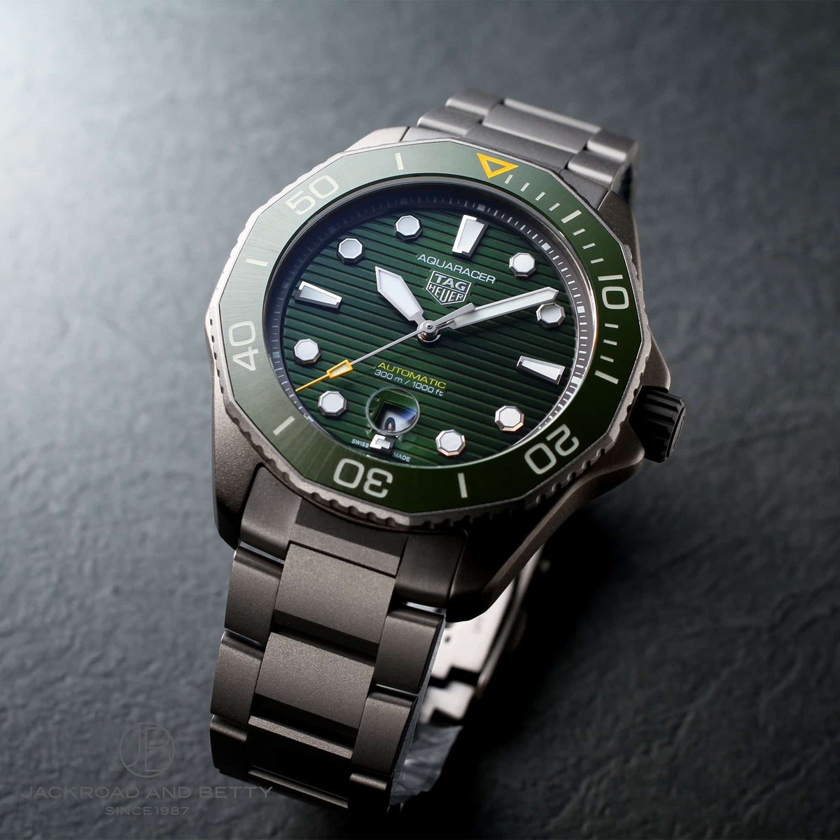  Shop Authentic Tag Heuer Aquaracer Professional 300 Automatic Green Dial Silver Steel Strap Watch for Men - WBP208B.BF0631 - Luxxuri