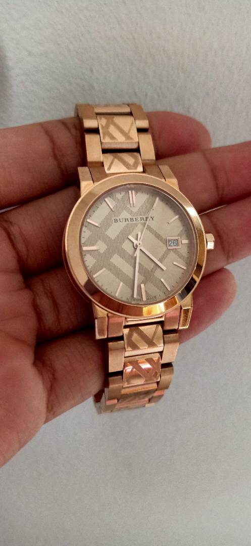  Shop Authentic Burberry The City Rose Gold Dial Rose Gold Steel Strap Watch for Women - BU9146 - Luxxuri