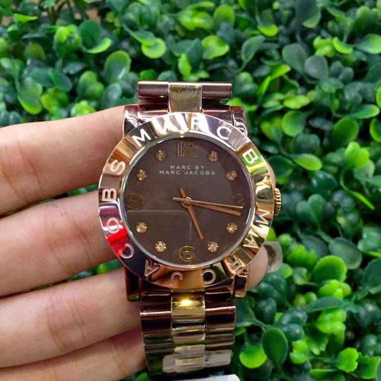  Shop Authentic Marc Jacobs Amy Grey Dial Two Tone Steel Strap Watch for Women - MBM3195 - Luxxuri