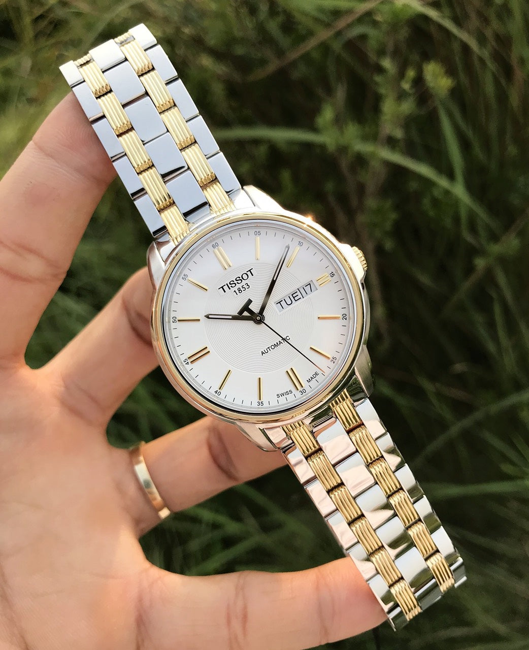  Shop Authentic Tissot T Classic Automatics III White Dial Two Tone Steel Strap Watch For Men - T065.430.22.031.00 - Luxxuri