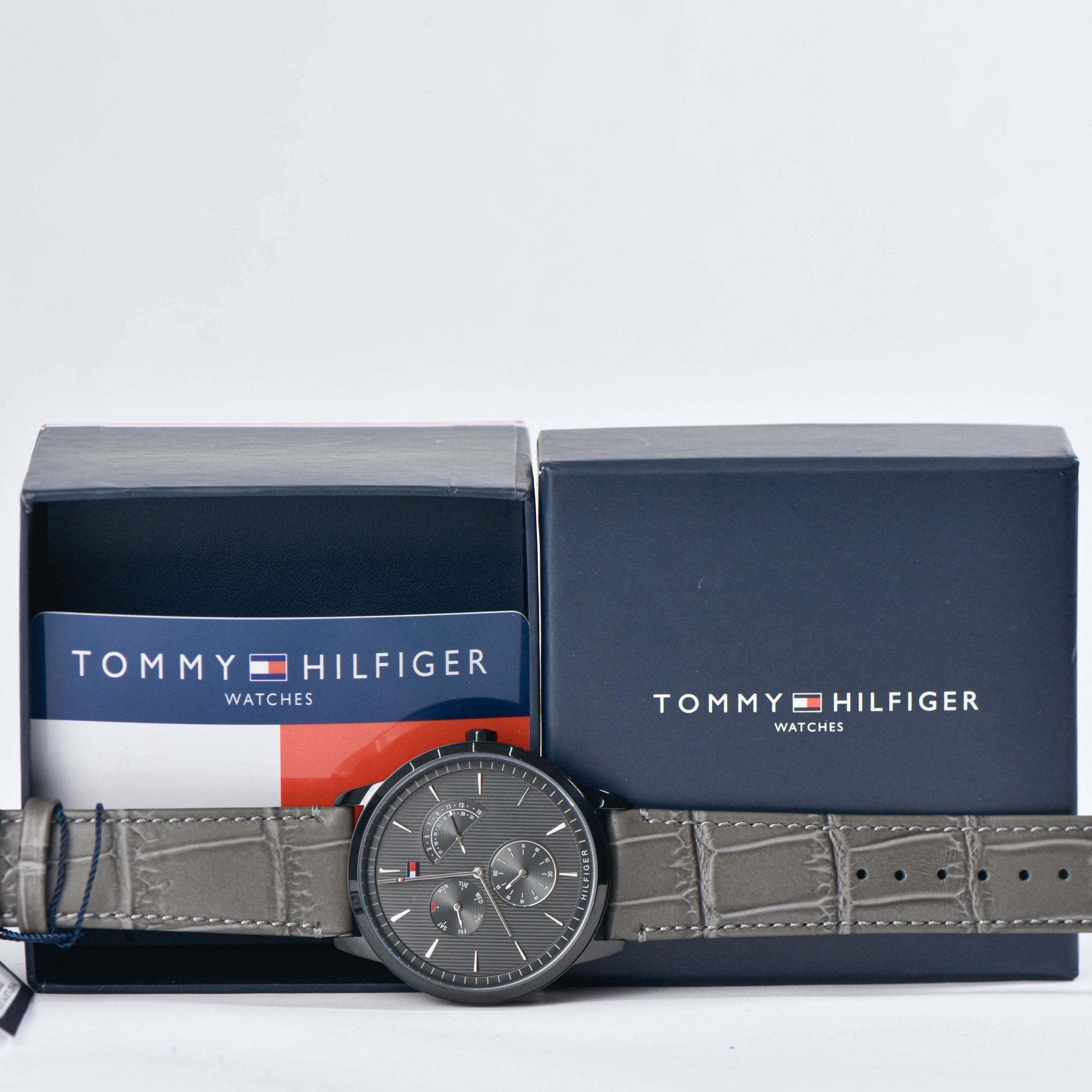  Shop Authentic Tommy Hilfiger Brad Chronograph Quartz Grey Dial Grey Leather Strap Watch For Men - 1710388 - Luxxuri