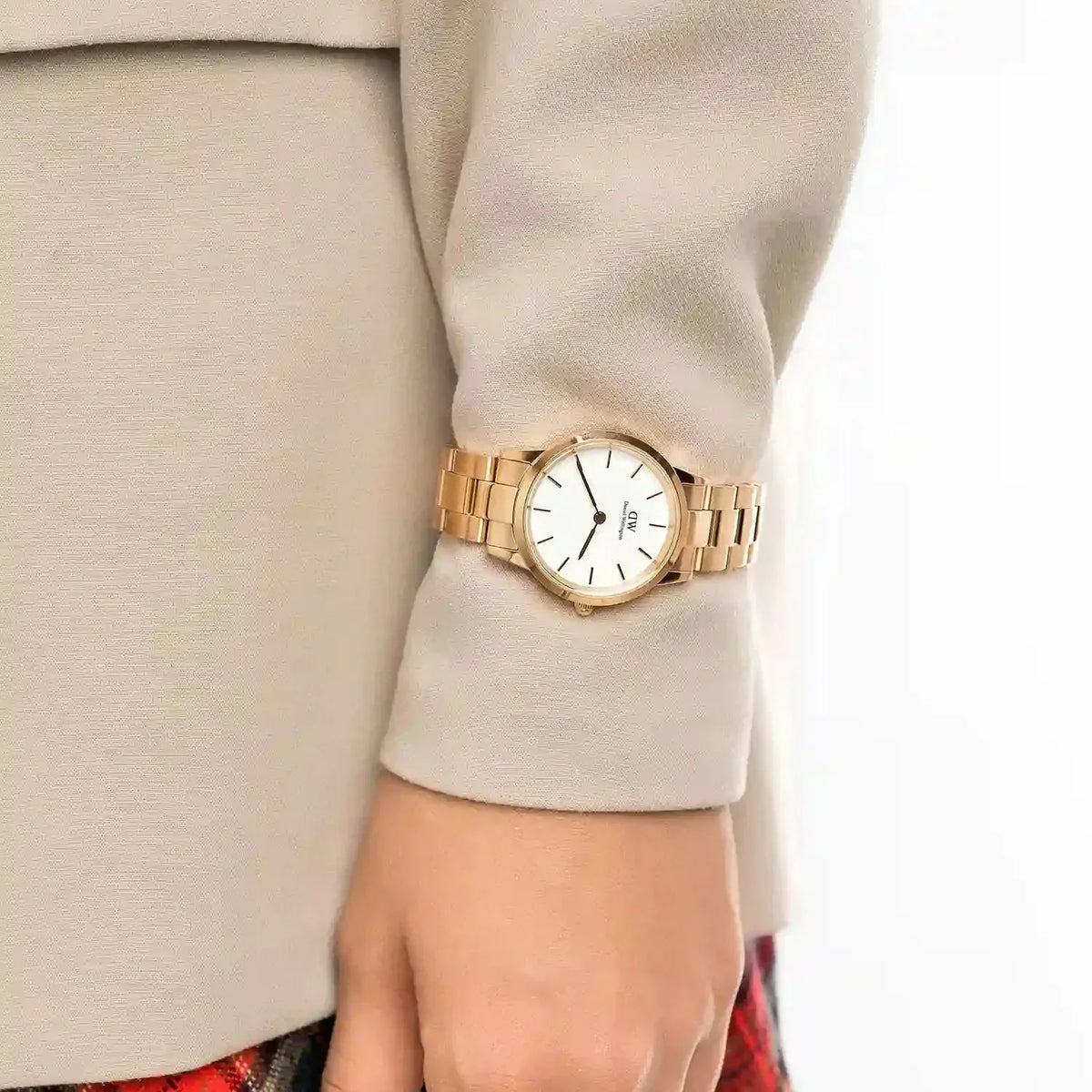  Shop Authentic Daniel Wellington Iconic Link White Dial Rose Gold Steel Strap Watch For Women - DW00100211 - Luxxuri