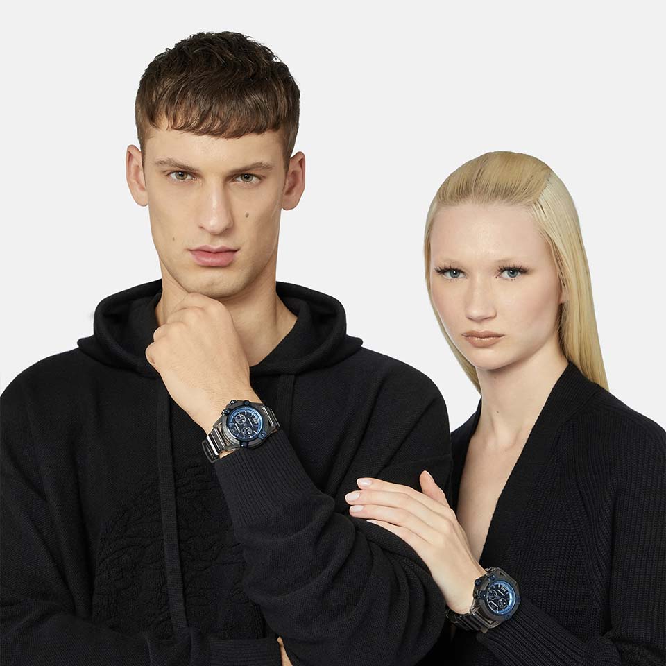  Shop Authentic Versace icon Active Chronograph Black Dial Black Silicone Strap Watch For Men - VEZ700622 - Luxxuri