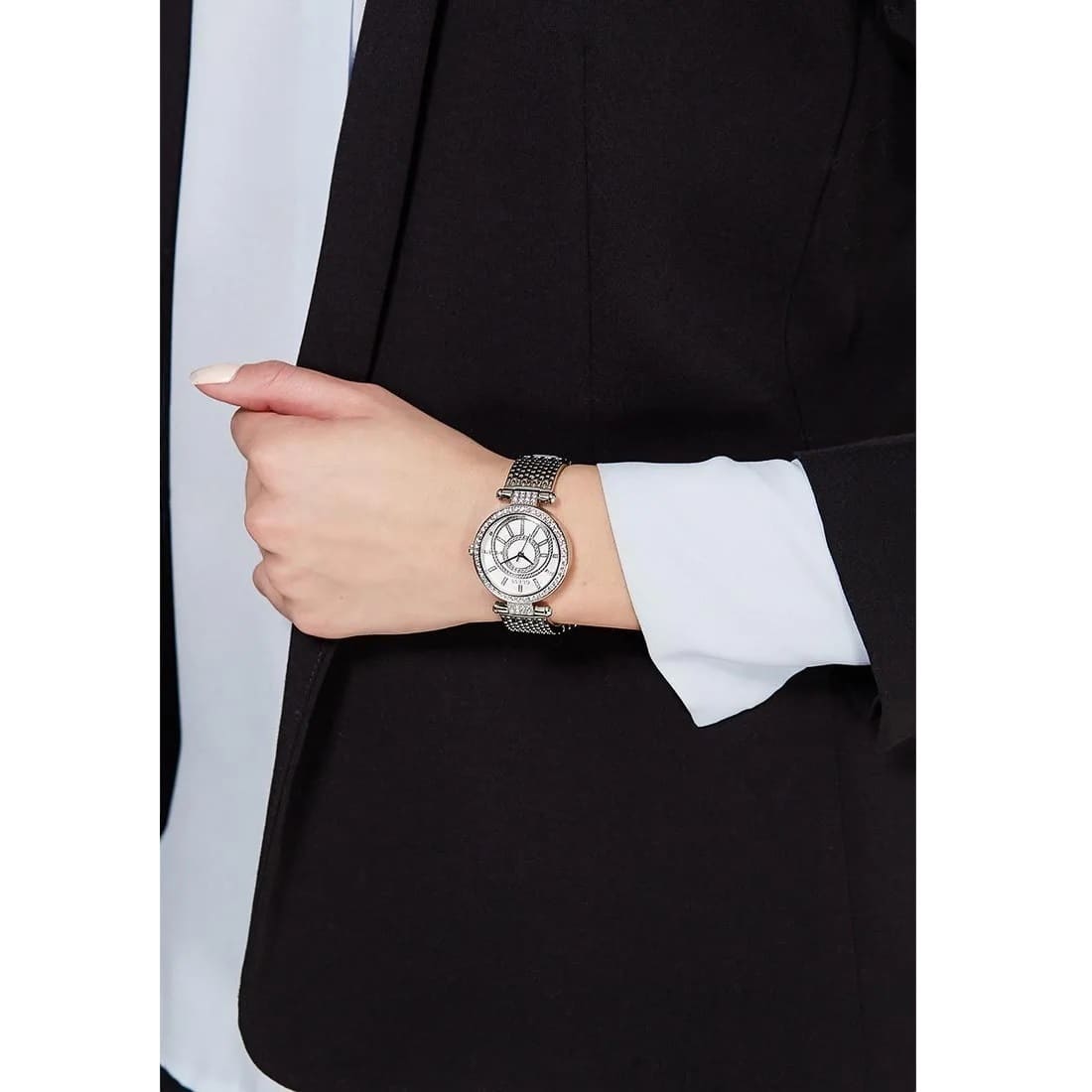  Shop Authentic Guess Muse Quartz White Dial Silver Steel Strap Watch For Women - W1008l1 - Luxxuri