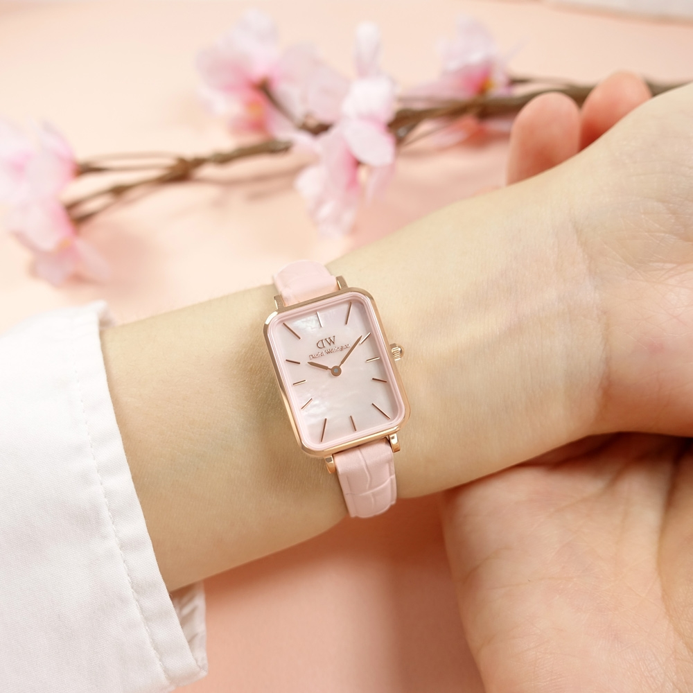 Shop Authentic Daniel Wellington Quadro Pressed Mother of Pearl Pink Dial Pink Leather Strap Watch For Women - DW00100508 - Luxxuri