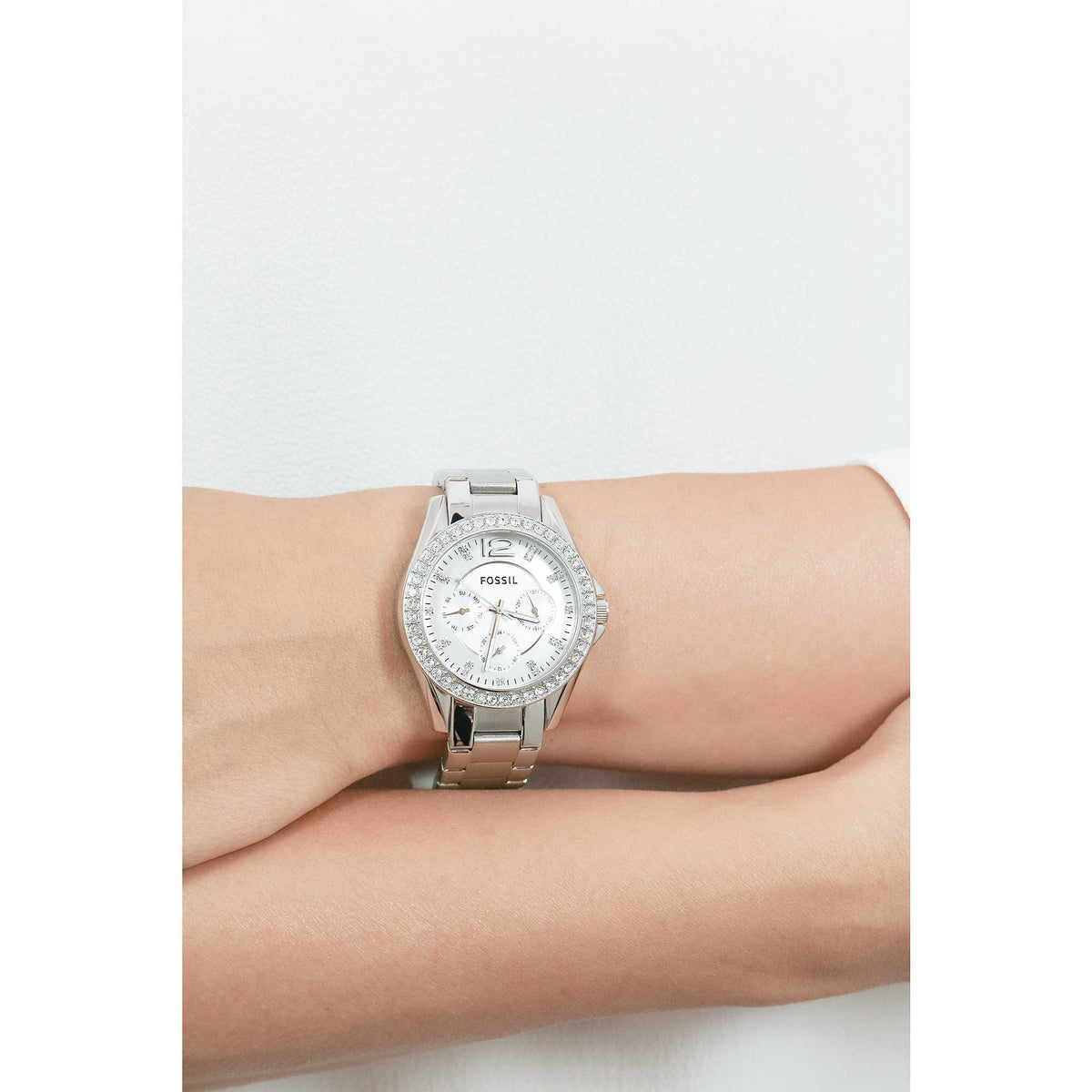  Shop Authentic Fossil Riley Multifunction Silver Dial Silver Steel Strap Watch for Women - ES3202 - Luxxuri