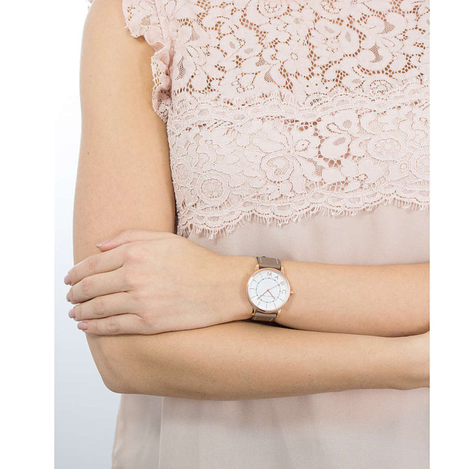  Shop Authentic Marc Jacobs Roxy White Dial Cement Brown Leather Strap Watch for Women - MJ1533 - Luxxuri