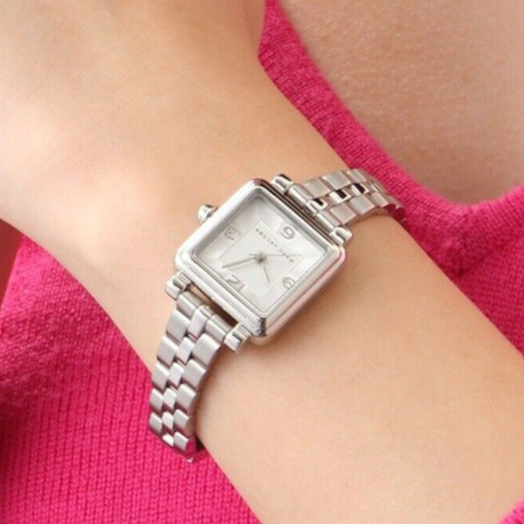  Shop Authentic Marc Jacobs Vic Silver Dial Silver Steel Strap Watch for Women - MJ3529 - Luxxuri