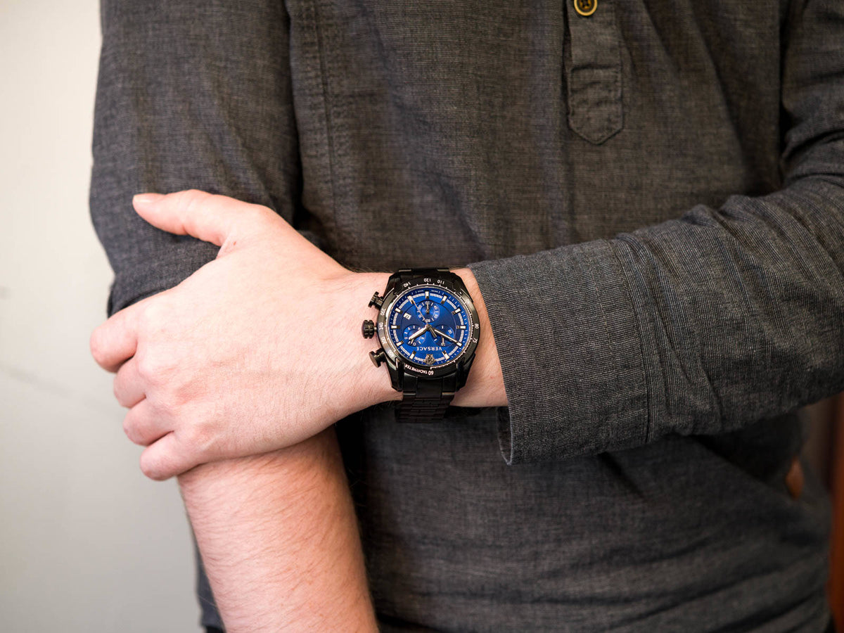  Shop Authentic Versace V-Ray Chronograph Quartz Blue Dial Black Steel Strap Watch For Men - VE2I00521 - Luxxuri