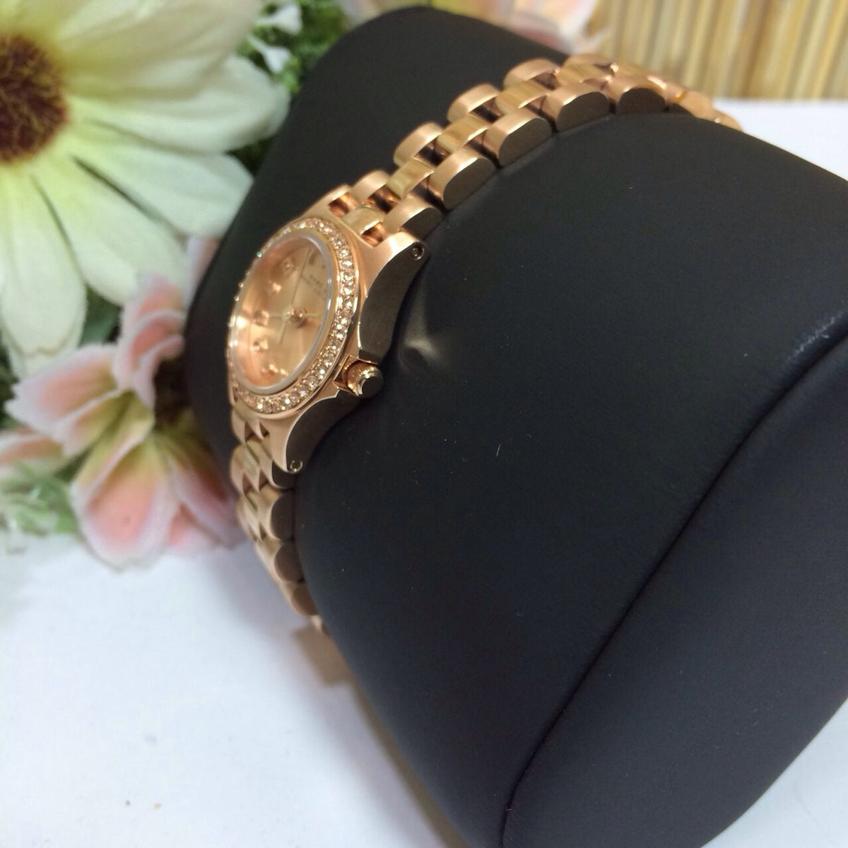  Shop Authentic Marc Jacobs Henry Rose Gold Dial Rose Gold Steel Strap Watch for Women - MBM3278 - Luxxuri