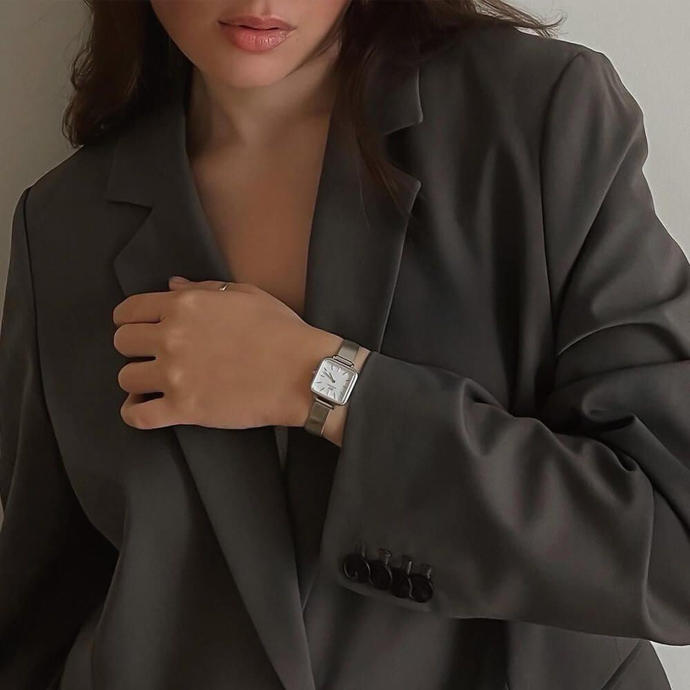  Shop Authentic Daniel Wellington Quadro Studio White Dial Silver Mesh Bracelet Watch For Women - DW00100521 - Luxxuri