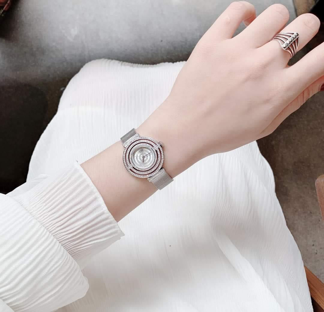  Shop Authentic Guess Dream Crystals Silver Dial Silver Mesh Strap Watch For Women - GW0550L1 - Luxxuri