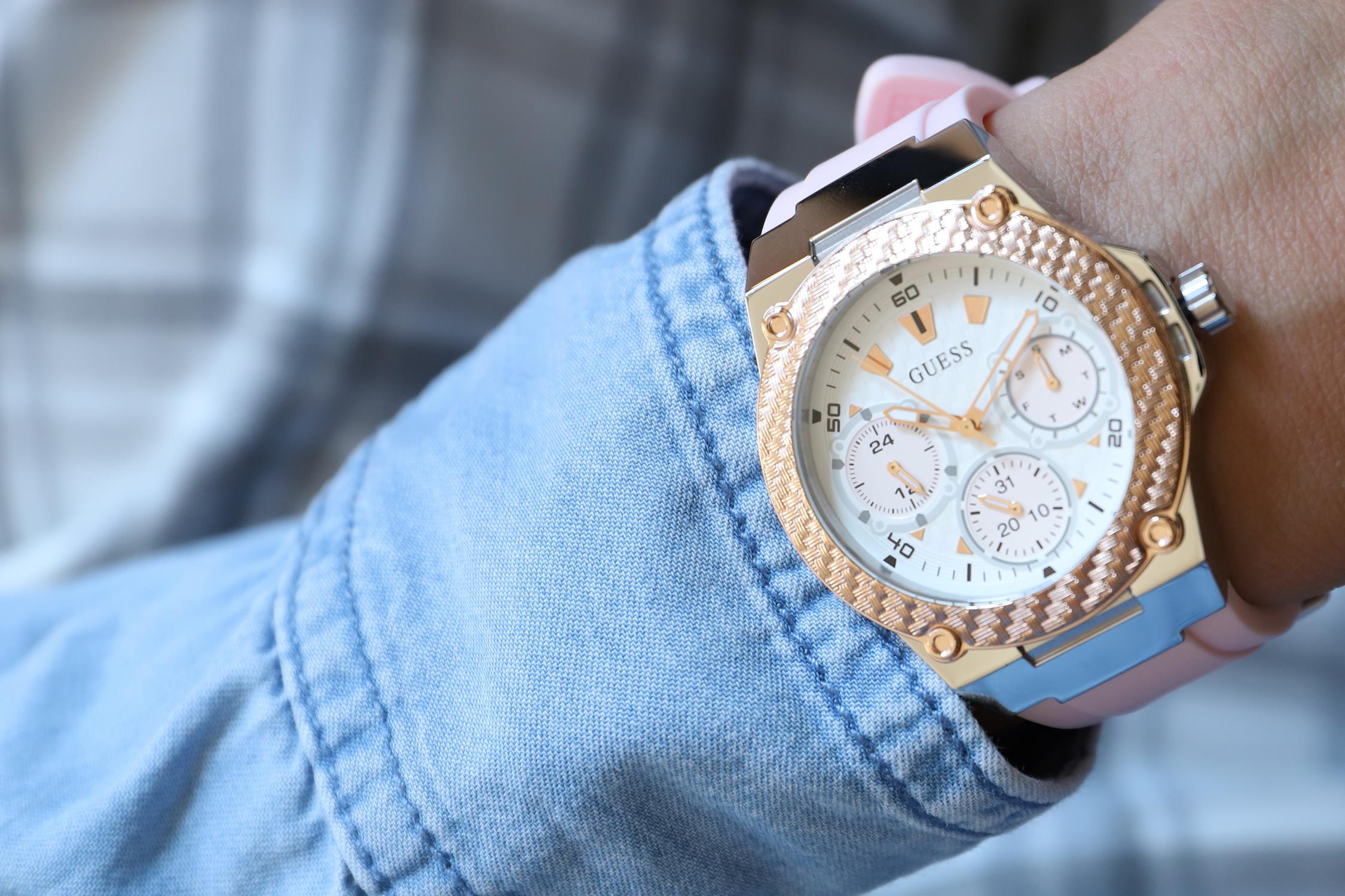  Shop Authentic Guess Zena Quartz White Dial Pink Rubber Strap Watch For Women - W1094L4 - Luxxuri