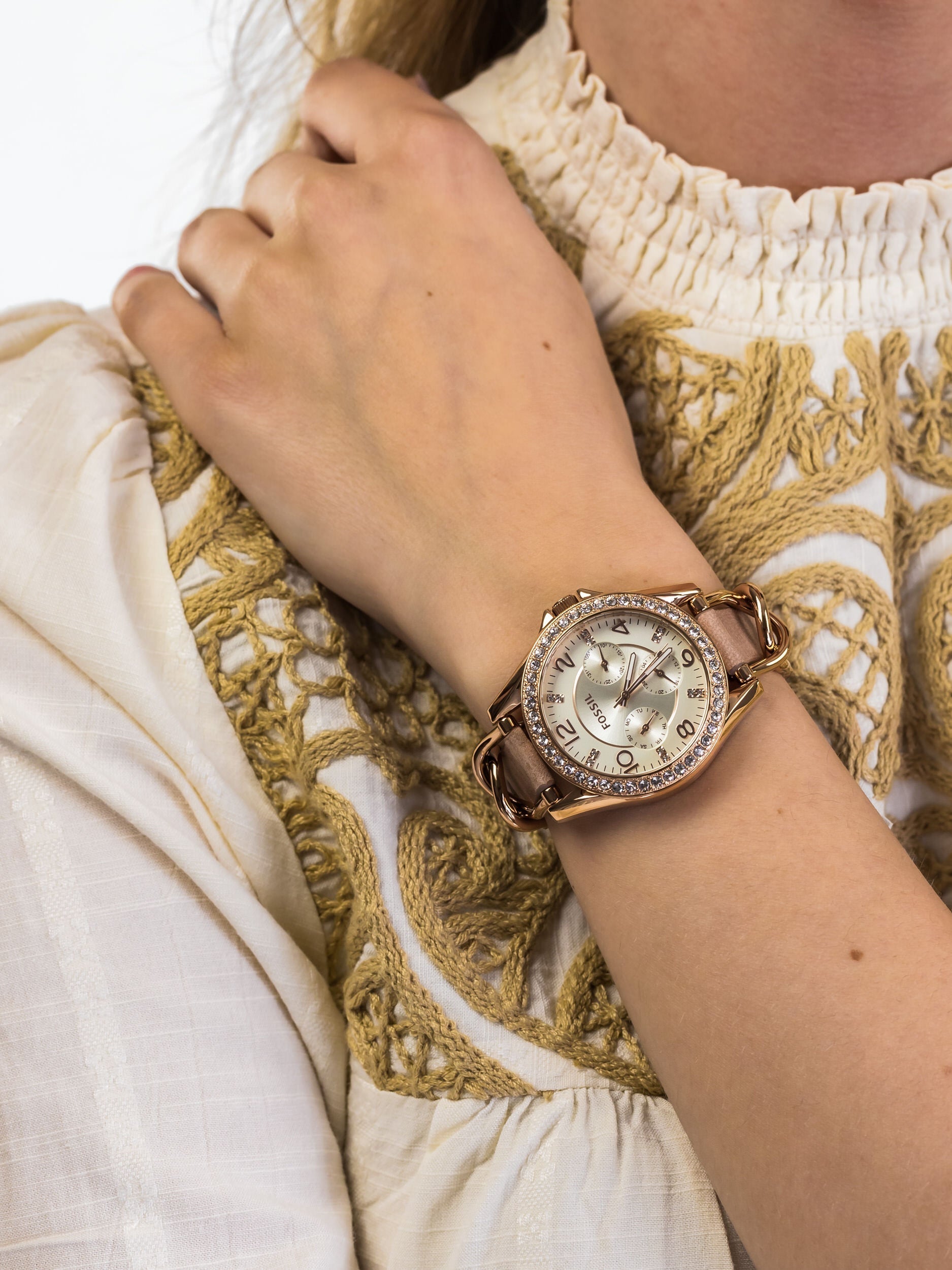  Shop Authentic Fossil Riley White Dial Sand Leather Strap Watch for Women - ES3466 - Luxxuri