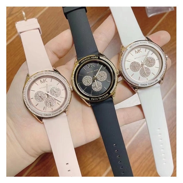  Shop Authentic Michael Kors Quartz Pink Dial Pink Silicone Strap Watch For Women - MK6946 - Luxxuri